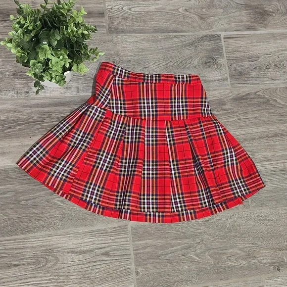 H &M GIRLS Red Plaid Pleated Skirt!!! (RED, GOLD, BLUE, BLACK & WHITE) - Picture 1 of 6